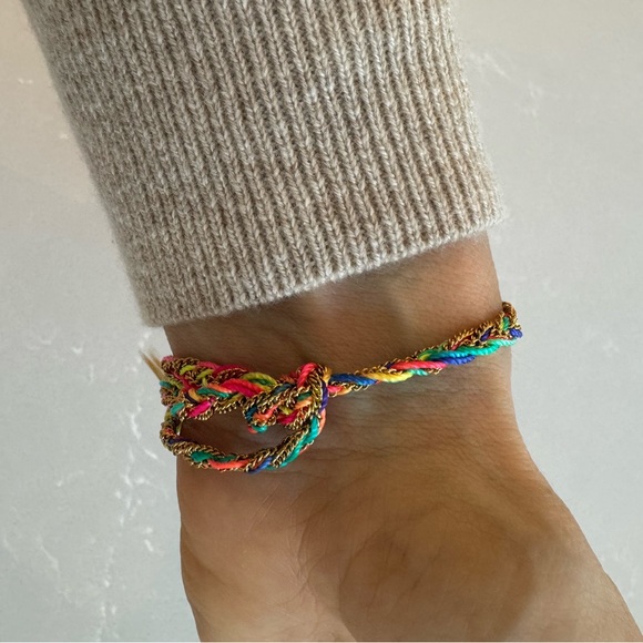 Braided multicoloured string with interwoven gold chain tie bracelet - Picture 4 of 4